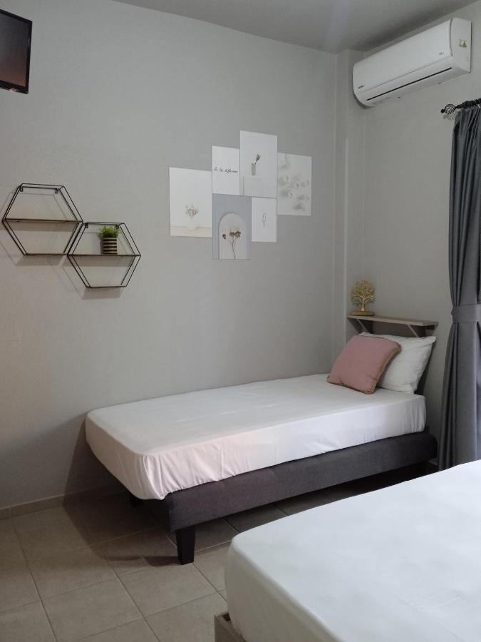 Almira - Rooms To Let 依诺罗达 外观 照片